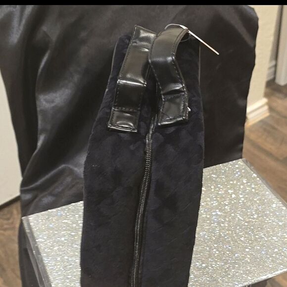 Juicy Couture Signature Logo Transparent Hear Velour Cosmetic Organizer - Picture 5 of 7